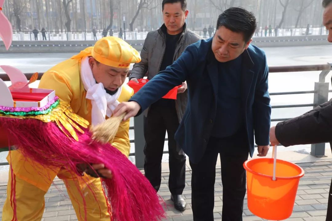 双龙取水，神秘魅力动作揭秘